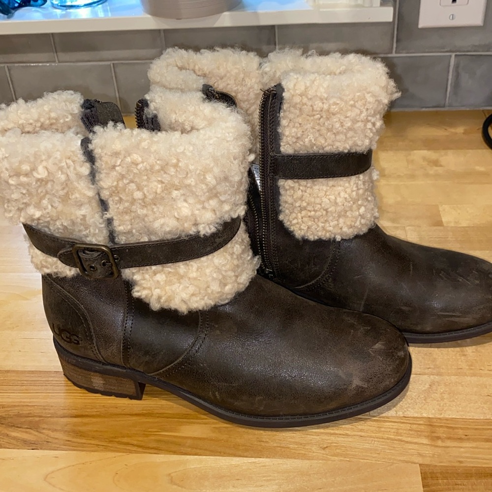 New UGG women’s size 10